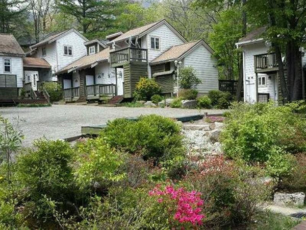 Hơn thế, an ninh ở khu Pyeongchang-dong rất đảm bảo, hầu như không tồn tại nạn trộm cắp.