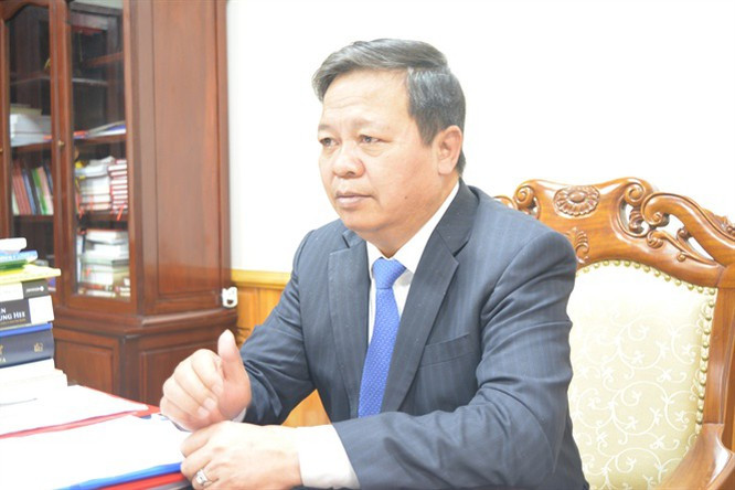 Cụ thể, không họp bàn, không báo cáo, xin ý kiến Ban Thường vụ Tỉnh uỷ, Thường trực Tỉnh ủy cho chủ trương nhiều dự án thăm dò, khai thác, chế biến khoáng sản, khai thác đá làm vật liệu xây dựng; thiếu trách nhiệm, buông lỏng lãnh đạo, chỉ đạo để UBND tỉnh và một số cơ quan có nhiều vi phạm, khuyết điểm trong công tác quản lý nhà nước về tài nguyên, khoáng sản, đầu tư, cải tạo nâng cấp một số tuyến đường giao thông nông thôn, gây hậu quả nghiêm trọng; để một số cán bộ, đảng viên bị kỷ luật đảng, kỷ luật hành chính.