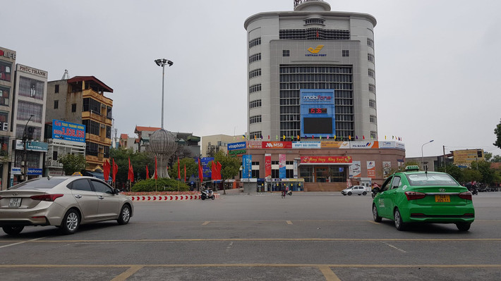 Dịch vụ taxi khu vực ngã 5, thành phố Hải Dương.