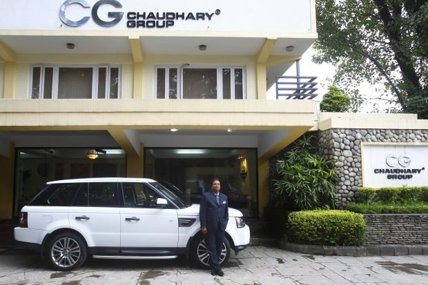 Binod Chaudhary là chủ tịch của Tập đoàn Cinnovation có trụ sở ở Singapore. Tập đoàn này có gần 80 công ty kinh doanh chủ yếu trong lĩnh vực ngân hàng, thực phẩm, xi măng, bất động sản, khách sạn hạng sang, bán lẻ, thiết bị điện tử…