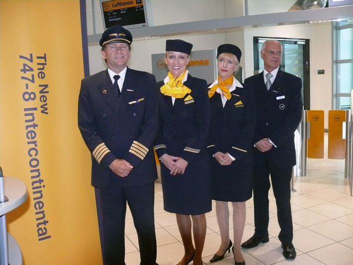 Với bề dày nhiều năm hoạt động, đội ngũ phi hành đoàn của Lufthansa cũng khá đông và dày dạn kinh nghiệm.