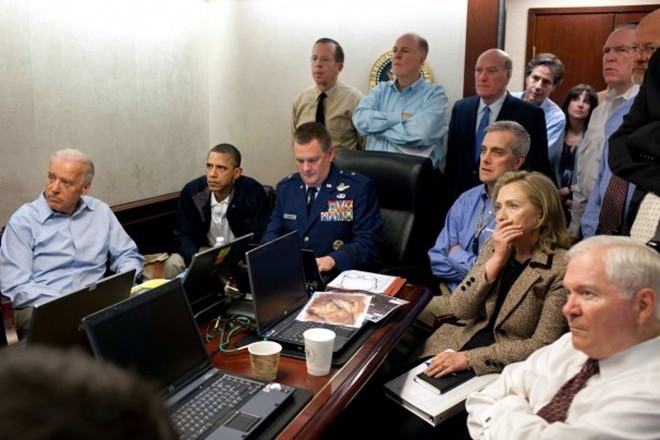 Tổng thống Obama và Ngoại trưởng Clinton trong tấm ảnh nổi tiếng về quá trình theo dõi chiến dịch tiêu diệt trùm khủng bố Osama bin Laden ngày 1/5/2011.