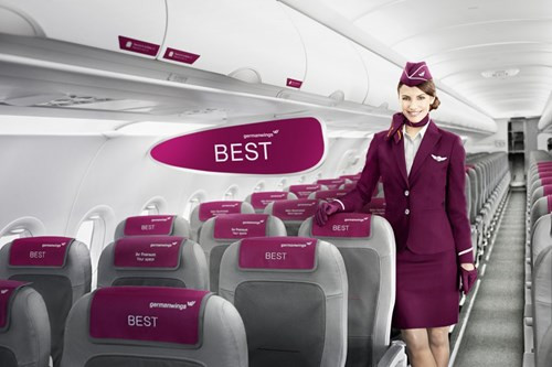 Đồng phục mới của tiếp viên nữ gồm áo vest kết hợp với chân váy bút chì, khăn quàng cổ, chiếc mũ và cả găng tay rất lịch thiệp và duyên dáng. Tất cả trang phục đều có hai màu chủ đạo là đỏ mận có điểm xuyết trắng. Chiếc mũ và găng tay mới tạo nên một phong cách hoàn hảo và sang trọng cho người mặc