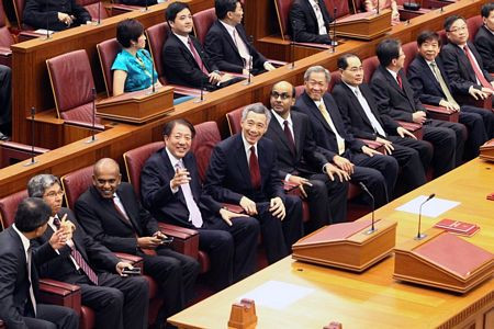 Thủ tướng Lý Hiển Long trong phiên khai mạc quốc hội khoá 12 tháng 10/2011.
