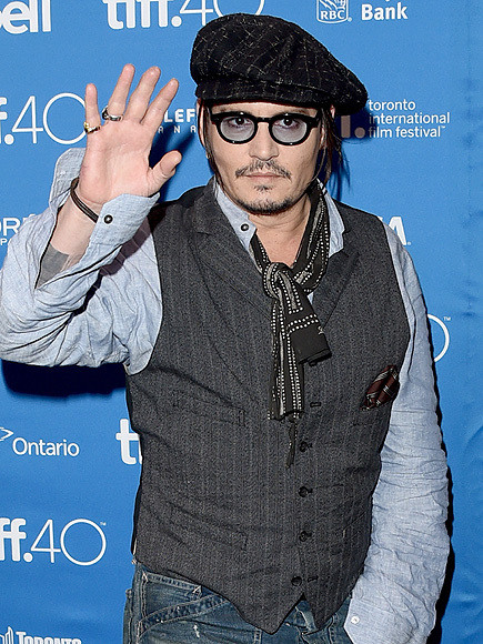 Johnny Depp cho rằng trở thành sao Hollywood nghĩa là bạn phải luôn cẩn thận với mọi động thái và dù đi đến đâu, nhà hàng hay khách sạn thì cũng phải chuẩn bị tâm thế thật tốt. (Ảnh: Getty)