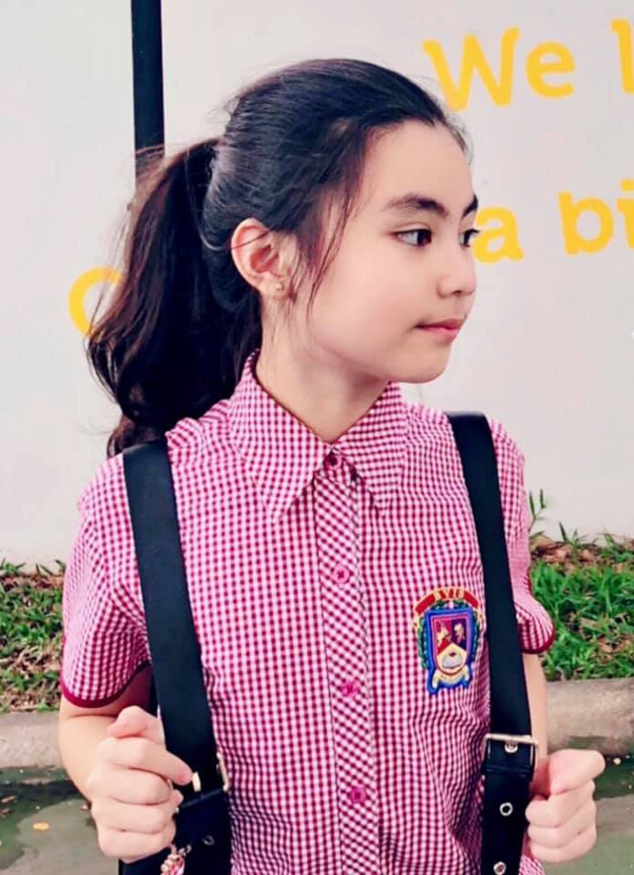 Bé Hạt Dẻ là em út, tên thật là Mai Thảo Ngọc. Tuy mới 11 tuổi nhưng cô bé cũng có chiều cao vượt trội, không thua kém người chị của mình.