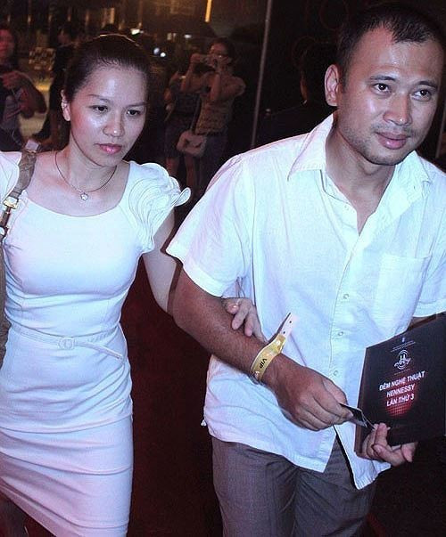 Anh đã kết hôn hơn 20 năm nay và đang có cuộc sống hạnh phúc bên vợ - BTV Thu Lan và hai con. Vợ anh cũng làm việc tại VTV.