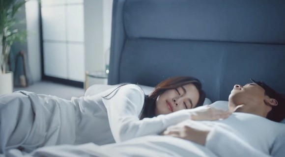 Kim Tae Hee kết hôn với Bi Rain đầu năm 2017. Cô hạ sinh con gái đầu lòng cho chồng vào tháng 10 cùng năm. Đến tháng 9 năm ngoái, Tae Hee và Rain tiếp tục đón một công chúa nhỏ nữa chào đời. Hiện tại Kim Tae Hee đang quay phim mới “Hi Bye, Mama”. Đây là dự án phim đánh dấu sự tái xuất của cô sau nhiều năm vắng bóng khỏi màn ảnh nhỏ.