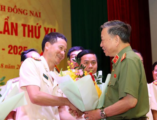 Ngày 29/6/2021, ông được Chủ tịch nước phong quân hàm Thiếu tướng Công an nhân dân Việt Nam khi 45 tuổi và là thiếu tướng trẻ nhất của lực lượng Công an nhân dân Việt Nam tại thời điểm được phong quân hàm.