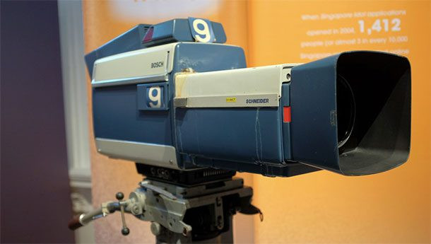Vào năm 1958, nam diễn viên viên truyền hình người Anh Gareth Jones đóng vai một nhân vật đang lên cơn đau tim. Tuy nhiên, vào thời điểm đó nam diễn viên này thực sự lên cơn đau tim nhưng các nhân viên trong đoàn phim lại cứ ngỡ ông đang diễn nhập tâm vai diễn của mình.