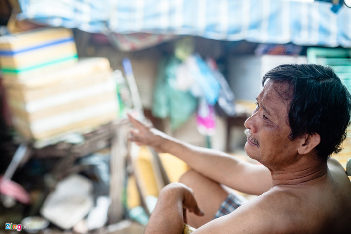 Cùng quan điểm với bà Lan, ông Phan Hoàng Giang cho hay ông chưa chấp nhận dời đi vì còn vướng mắc vấn đề bồi thường đất đai.