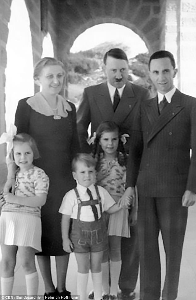 Sau hơn 70 năm, nữ y tá Johanna mới kể lại câu chuyện bản thân đã trải qua ở boongke của Hitler những ngày cuối trước khi Chiến tranh thế giới 2 kết thúc.
