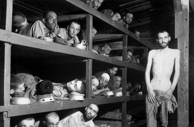Cuộc tàn sát chủng tộc đối với 6 triệu người Do Thái dưới thời Hitler được cho là một sai lầm lớn của phát xít Đức. Việc tàn sát người Do Thái vô tội, kể cả phụ nữ và trẻ em hoặc trẻ sơ sinh đã khiến Hitler trở thành nhà độc tài tàn ác bị dư luận thế giới lên án.