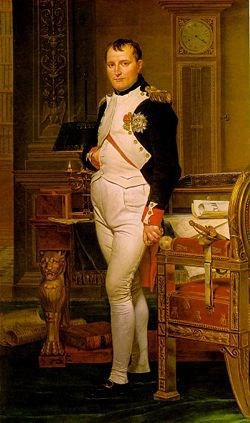 Không ít người lầm tưởng Hoàng đế nước Pháp Napoleon là người lùn. Lý do mà họ tin vào điều này là vì Napoleon luôn luôn xuất hiện cùng với đội cảnh vệ - những người phải đạt tiêu chuẩn về chiều cao hơn nhiều so với người bình thường.