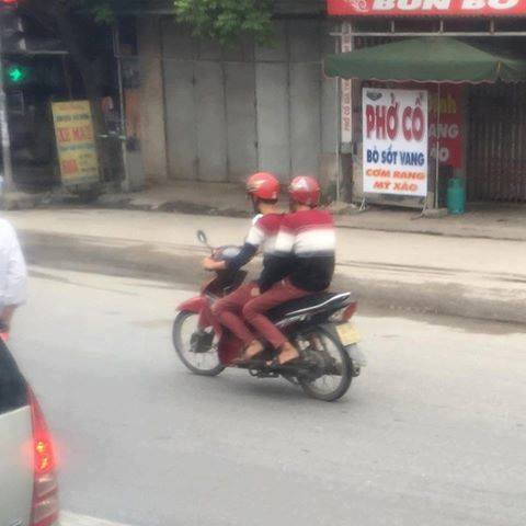 Người ta có đôi có lứa. Ảnh: Khánh My.