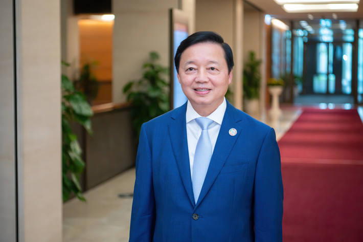 Phó Thủ tướng - Bộ trưởng Bộ Tài nguyên và Môi trường Trần Hồng Hà sinh ngày 19/4/1963.