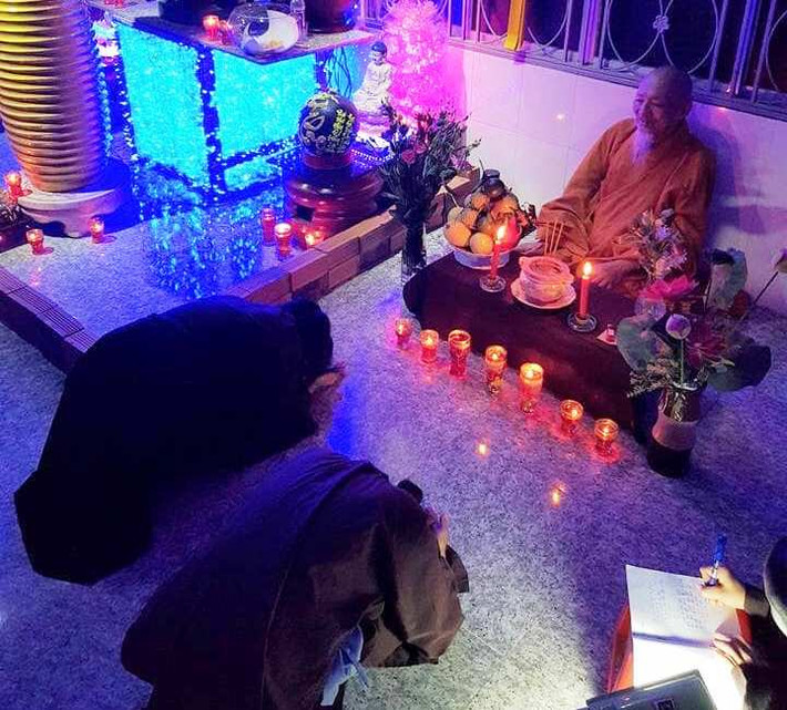Cơ quan Cảnh sát điều tra - Công an huyện Đức Hòa đã làm việc với một số trường hợp sinh sống tại đây để xác định sai phạm về hoạt động của các đối tượng có liên quan. Có 14 người trong “Tịnh thất Bồng lai” được đưa về trụ sở làm việc.