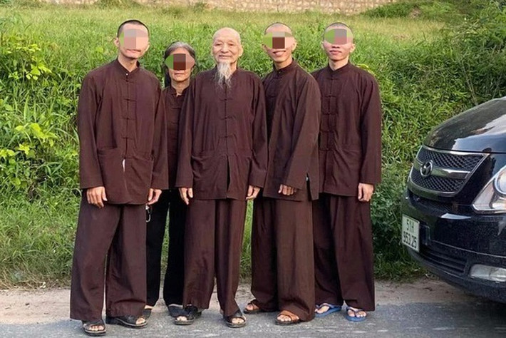 Bà Cúc bị khởi tố để điều danh về tội “Lợi dụng quyền tự do dân chủ, vi phạm lợi ích của Nhà nước, tổ chức, cá nhân" theo quy định tại Điều 331 Bộ Luật hình sự năm 2015, bổ sung, sửa đổi năm 2017. Đây cũng là tội danh mà ông Lê Tùng Vân cùng 3 bị can bị khởi tố trước đó tại Tịnh thất này.