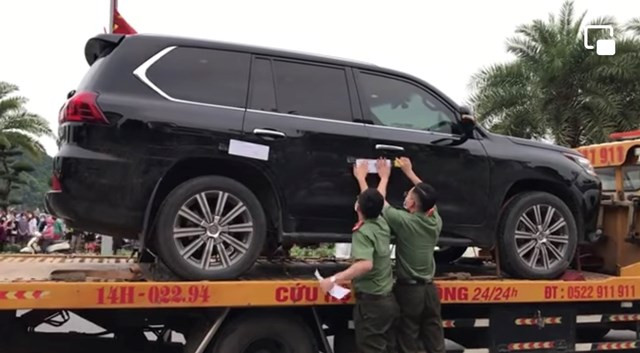 Việc thu thập vật chứng phải đảm bảo được quy định tại Điều 105 Bộ luật Tố tụng hình sự: Vật chứng phải được thu thập kịp thời, đầy đủ, mô tả đúng thực trạng vào biên bản và đưa vào hồ sơ vụ án. Trường hợp vật chứng không thể đưa vào hồ sơ vụ án thì phải chụp ảnh, có thể ghi hình để đưa vào hồ sơ vụ án. Vật chứng phải được niêm phong, bảo quản theo quy định của pháp luật.
