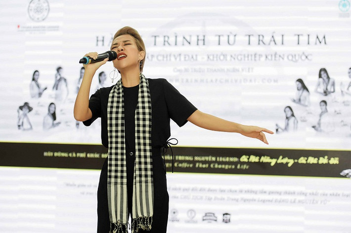 Ca sĩ Thảo Trang.