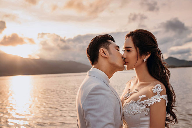Vợ chồng Ưng Hoàng Phúc và ê -kíp phải thức dậy sớm từ khá sớm để có những khoảnh khắc bình minh lung linh, huyền ảo.