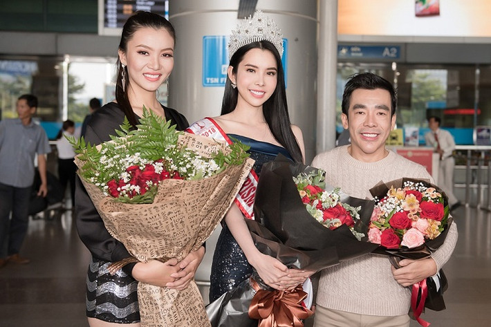 Tân hoa hậu chia sẻ: "Vy đã có những ngày rất thú vị tại Philippines khi được làm quen, gặp gỡ và sau đó kết thân với các cô gái xinh đẹp, tài năng khắp thế giới. Hành trình tham gia cuộc thi Miss Tourism Queen Worldwide 2018 với Vy là một trải nghiệm không bao giờ quên được".