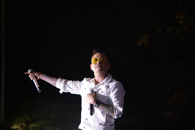 Sau live show bị hủy vào phút chót, Tuấn Hưng tổ chức đêm nhạc mới với tên gọi Cảm ơn diễn ra vào tối 26/10 tại Quảng trường Đông Kinh Nghĩa Thục, trong phố đi bộ Hồ Gươm. Đây là live show kỷ niệm 20 năm ca hát của Tuấn Hưng, anh hát miễn phí cho khán giả thay vì bán vé.