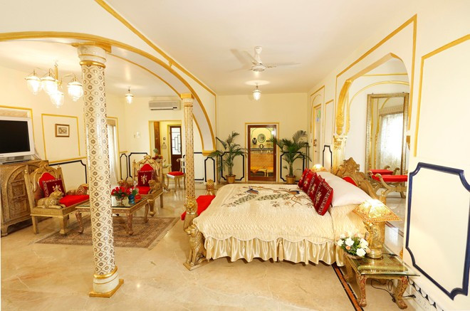 Khu phòng Shahi Mahal, khách sạn Raj Palace, Jaipur, Ấn Độ (giá 40.000 USD/đêm): Khách sạn này là một cung điện được xây dựng vào thế kỷ 17.