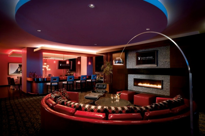 Biệt thự Sky, khu nghỉ dưỡng Palms Casino, Las Vegas (Mỹ), với giá khoảng 40.000 USD cho 2 ngày cuối tuần: Khu phòng sang trọng này có thang máy ốp kính riêng, phòng massage và dịch vụ 24/7.
