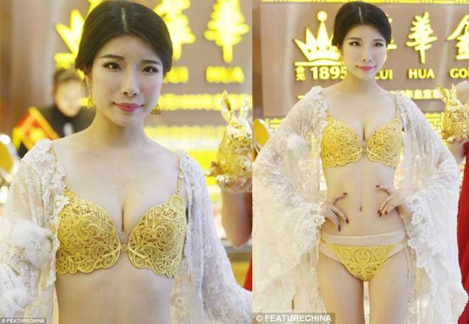 Trước đó, đầu năm ngoái, truyền thông thế giới cũng có dịp choáng váng với bộ bikini thiết kế cầu kỳ, tinh xảo từ 3kg vàng và kim loại quý của một cửa hàng kim hoàn ở Trung Quốc.