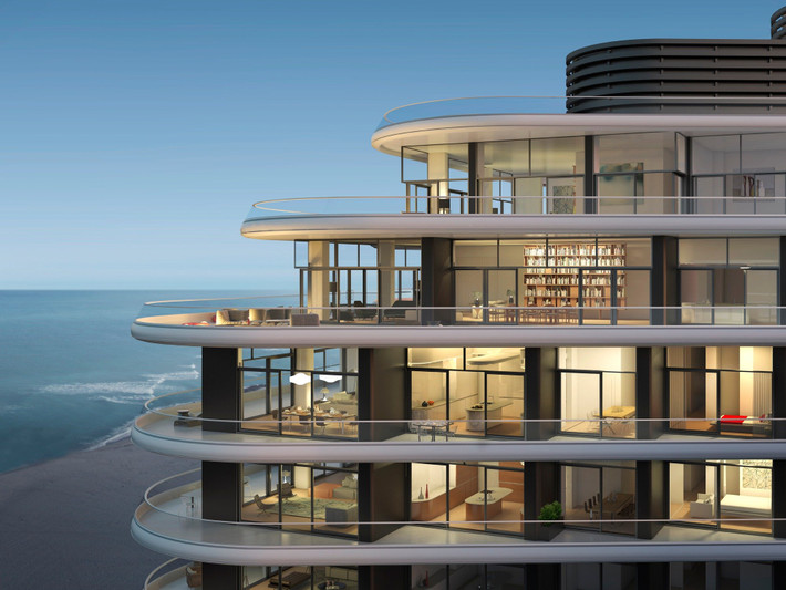 Căn hộ rộng hơn 740 m2 này được trang bị bằng những nội thất xa hoa nhất. Ngoài một phòng ngủ chính, căn penthouse còn có một phòng ngủ phụ, sân hiên cho mỗi phòng ngủ, phòng tập gym, bể bơi và cả phòng chiếu phim.
