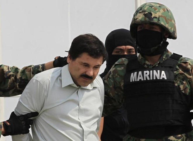 Trùm ma túy Mexico Joaquín Guzmán Loera, hay còn gọi là El Chapo, là trùm ma túy khét tiếng bậc nhất thế giới. El Chapo từng được tạp chí danh tiếng Forbes bình chọn là một trong những nhân vật giàu nhất thế giới 3 năm liền, từ 2009 đến 2012. Tên trùm này sở hữu tài sản kếch xù gồm nhiều biệt thự, siêu xe, súng ống dát vàng…