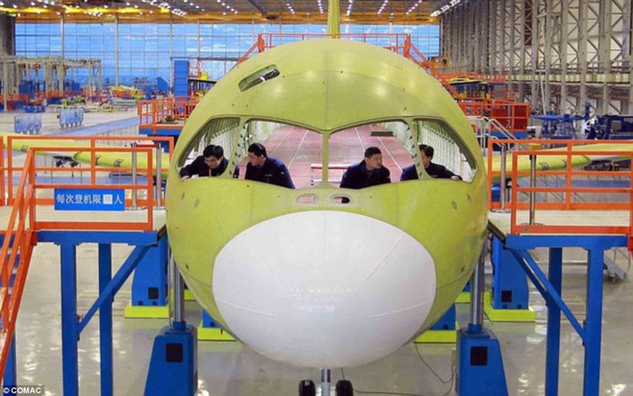 Chiếc C919 – sản phẩm được Trung Quốc giới thiệu là chiếc máy bay “Made in China” chất lượng cao đầu tiên có sức chuyên chở từ 156 đến 168 người.
