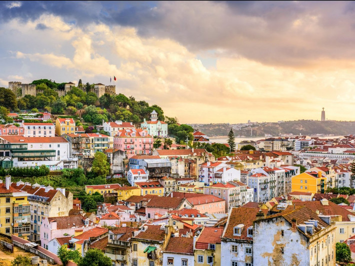 11. Lisbon, Bồ Đào Nha: 196 USD/đêm.