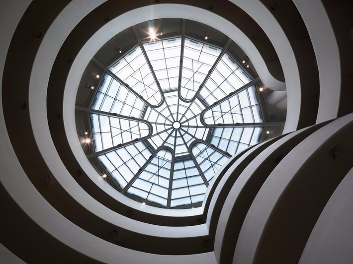 Bảo tàng Guggenheim là một trong những tòa nhà nổi tiếng được du khách chụp hình rất nhiều khi họ ghé thăm thành phố New York.