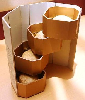 Thêm một kiểu hộp bánh có cách mở vô cùng sáng tạo.