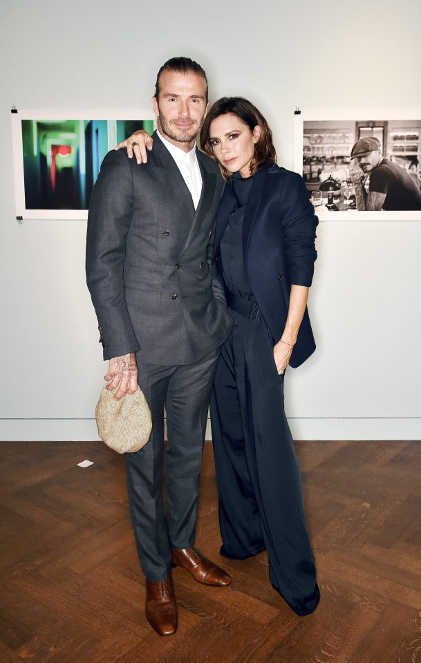 Theo The Sun, Vic không thích chồng mình tiệc tùng với các cô gái xinh đẹp như Alexa Chung, người mẫu Delevingne. (Ảnh: Splash News)