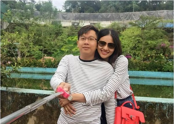 Cô cũng hạn chế nhận show và dành thời gian cho gia đình, dưỡng thai, hài lòng khi được chồng yêu thương chiều chuộng từ những điều nhỏ nhất trong cuộc sống. Ảnh: Vietgiaitri.