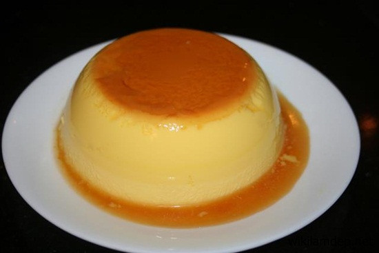 Qúa trình hấp hãy lấy chiếc khăn xô sạch phủ lên trên những khau flan để nước trong lồng hấp không rơi vào bánh. Bánh hấp chín là có thể thưởng thức luôn. Ngoài ra bạn cũng có thể cho bánh vào ngăn mát tủ lạnh để ăn ngon miệng hơn