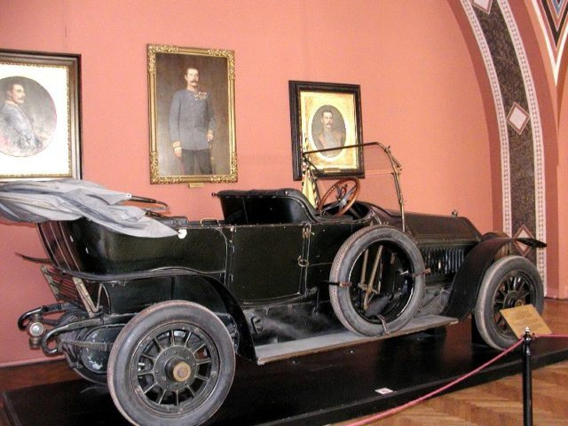 Hiện chiếc xe Double Phaeton đời 1910 được lưu giữ và bảo quản tại bảo tàng Lịch sử Chiến tranh ở Vienna.
