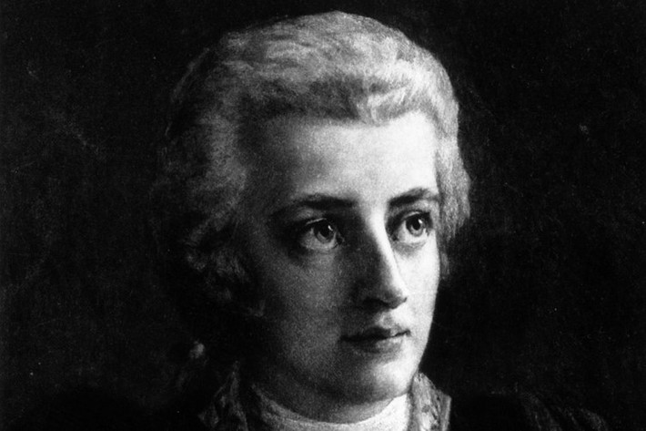 Nhà soạn nhạc Mozart đã có nhiều buổi biểu diễn cho giới quý tộc cùng những chuyến lưu diễn khắp thế giới.