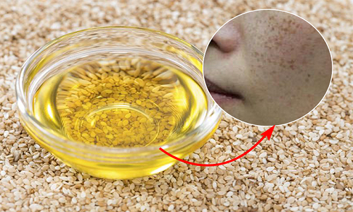 Chống lão hóa: Dầu mè có chứa một chất chống ôxy hóa làm giảm và ngăn ngừa nếp nhăn, ngăn ngừa quá trình oxy hóa, giữ cho da tươi mới và do đó làm chậm tốc độ lão hoá da. Trộn một vài giọt dầu mè với một giọt tinh dầu oải hương và xoa bóp lên da. Để lại nó qua đêm, cách này sẽ làm giảm các dấu hiệu lão hóa cũng như chống lại vi khuẩn và nhiễm trùng.