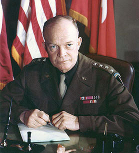 Sinh năm 1890 trong gia đình nghèo có 7 người con trai, Tổng thống Mỹ Dwight David Eisenhower chứng kiến 2 cuộc chiến tranh thế giới 1 và 2.