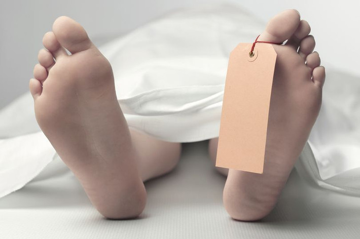 Trước đó, vào tháng 1/2018, tù nhân Gonzalo Montoya, 29 tuổi, ở Tây Ban Nha bất ngờ gây sốc dư luận khi tỉnh lại trước sự ngỡ ngàng của các nhân viên pháp y. 3 bác sĩ xác nhận tù nhân này tử vong vào 4 giờ trước đó.