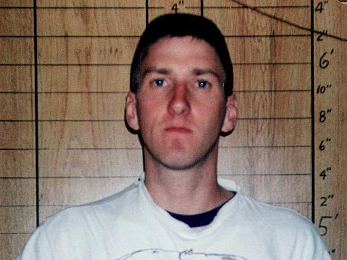 Một tử tù khét tiếng khác của Mỹ là Timothy McVeigh. Gã tội phạm này khiến dư luận bị sốc khi mang 168 tội danh giết người. Với tội ác đã gây ra, y thi hành án tử hình bằng việc tiêm thuốc năm 2001. Bữa ăn cuối cùng của tử tù McVeigh gồm có kem bạc hà và chocolate.