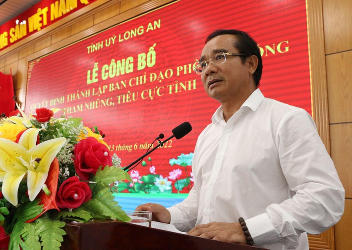 Long An: Tại phiên họp Ban Thường vụ Tỉnh ủy Long An ngày 13/6, Ban Thường vụ Tỉnh ủy Long An thống nhất quyết định thành lập Ban Chỉ đạo về phòng, chống tham nhũng, tiêu cực. Ban Chỉ đạo gồm 15 người, do ông Nguyễn Văn Được - Ủy viên Trung ương Đảng, Bí thư Tỉnh ủy, Chủ tịch HĐND tỉnh Long An làm Trưởng ban.