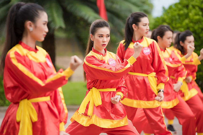 Hình ảnh đẹp của thí sinh khi luyện võ.