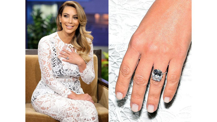 Kim Kardashian: Với một người nghiện “khoe của” như ngôi sao truyền hình thực tế xứ cờ hoa thì việc hầu hết người hâm mộ biết được giá trị nhẫn đính hôn của cô là chuyện bình thường. Năm 2013, chị gái Kendall Jenner đã ngạc nhiên và xúc động rơi nước mắt khi được bạn trai Kanye West cầu hôn bằng nhẫn kim cương 15 carat có giá 1,6 triệu USD, của hãng Lorraine Schwartz.