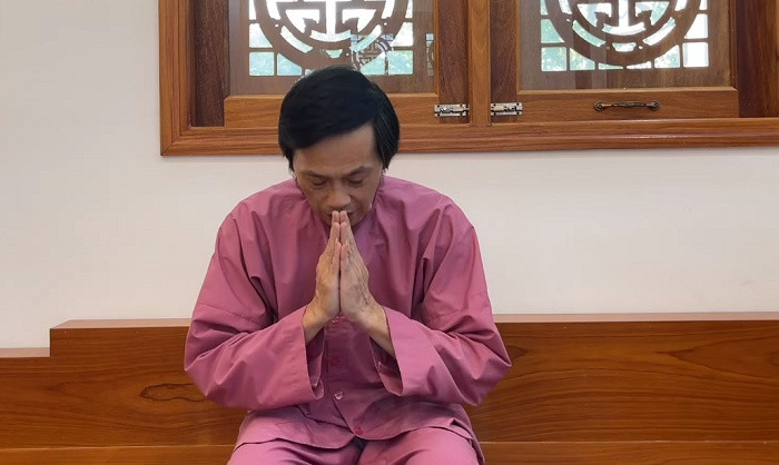 Luật sư Đặng Văn Cường, Trưởng Văn phòng Luật sư Chính pháp cho biết, khi các cá nhân có đơn trình báo, tố giác tội phạm về hành vi Lạm dụng tín nhiệm chiếm đoạt tài sản của nghệ sĩ Hoài Linh, theo quy định tại Điều 145, 146, 147 Bộ luật tố tụng hình sự năm 2015, sửa đổi bổ sung năm 2017, cơ quan, tổ chức có trách nhiệm tiếp nhận không được từ chối tiếp nhận tố giác, tin báo về tội phạm, kiến nghị khởi tố.