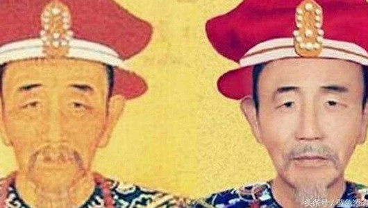Vua Khang Hy là một trong những hoàng đế lỗi lạc nhất của nhà Thanh. Hình ảnh phục dựng bằng AI cho thấy dung mạo của hoàng đế Khang Hy (ảnh phải) khi 50 tuổi.